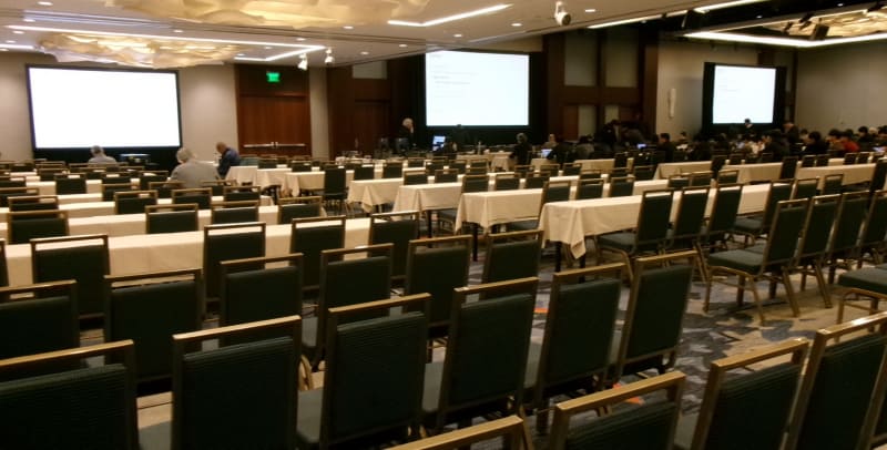 プレイベントであるショートコース(技術講座)の会場風景。12月7日に筆者が撮影。なお、ショートコースの聴講チケット(別売り)は完売したもよう