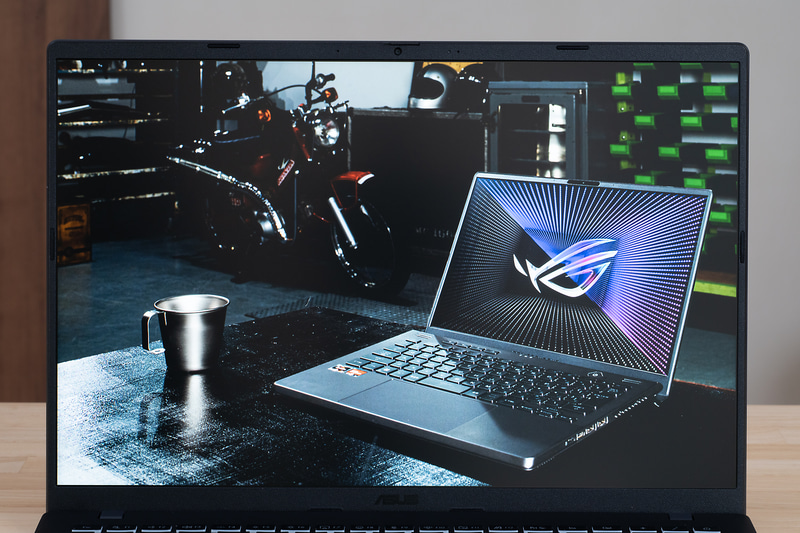 16:10液晶採用で縦方向の情報量も多い