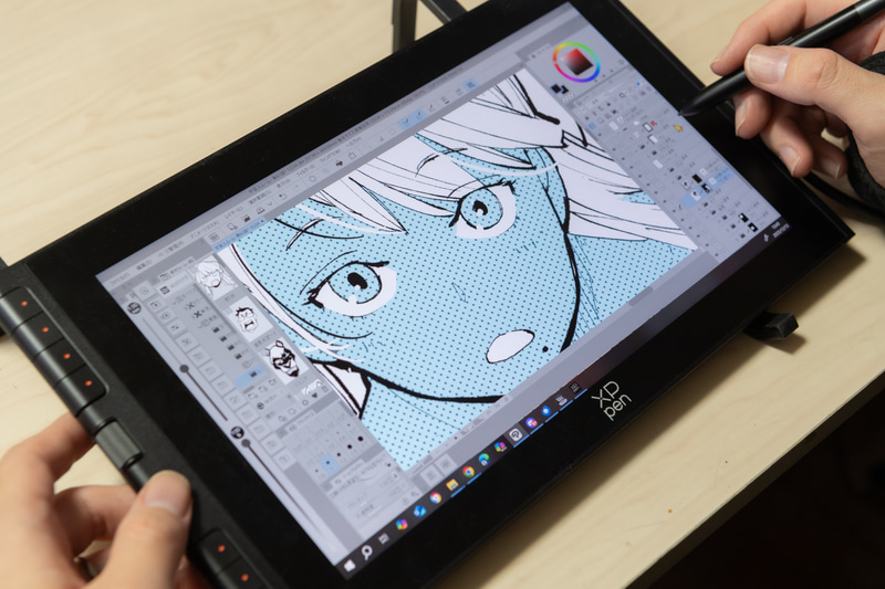 先ほどのイラストの顔部分を拡大表示している