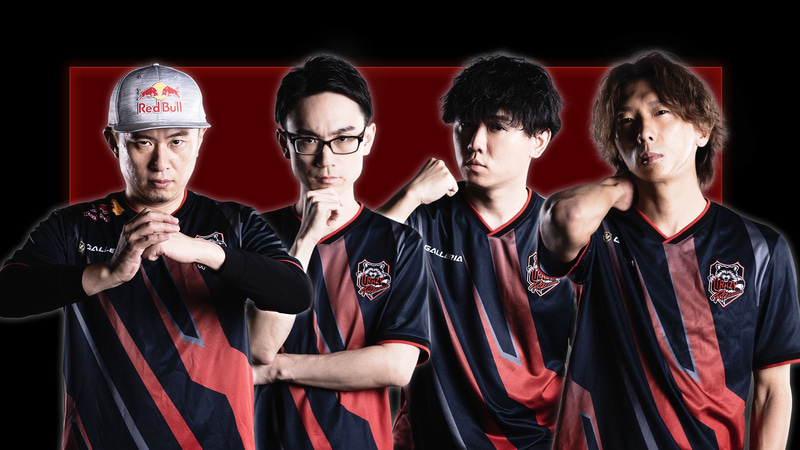 見事にDivision Sのプレイオフを勝利し、グランドファイナルへの進出を決めたCrazy Raccoonのメンバーたち