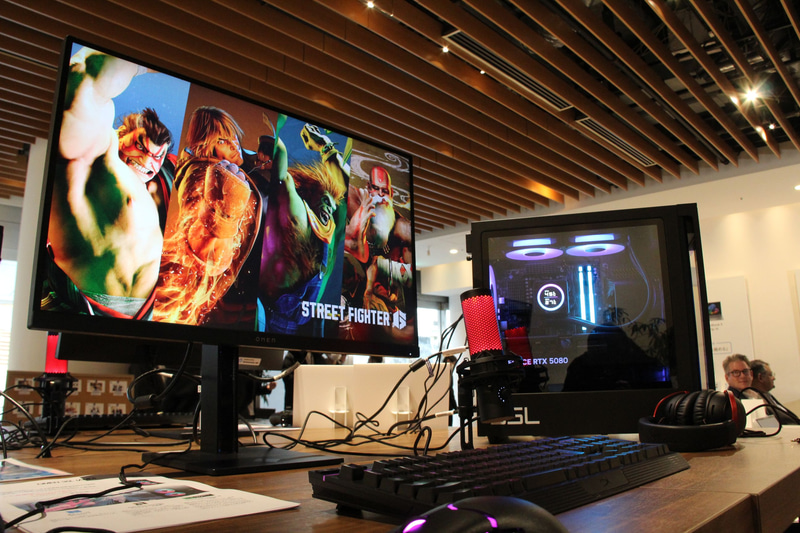 ゲーム実況をイメージして設置されたゲーミングPC「OMEN 35L」