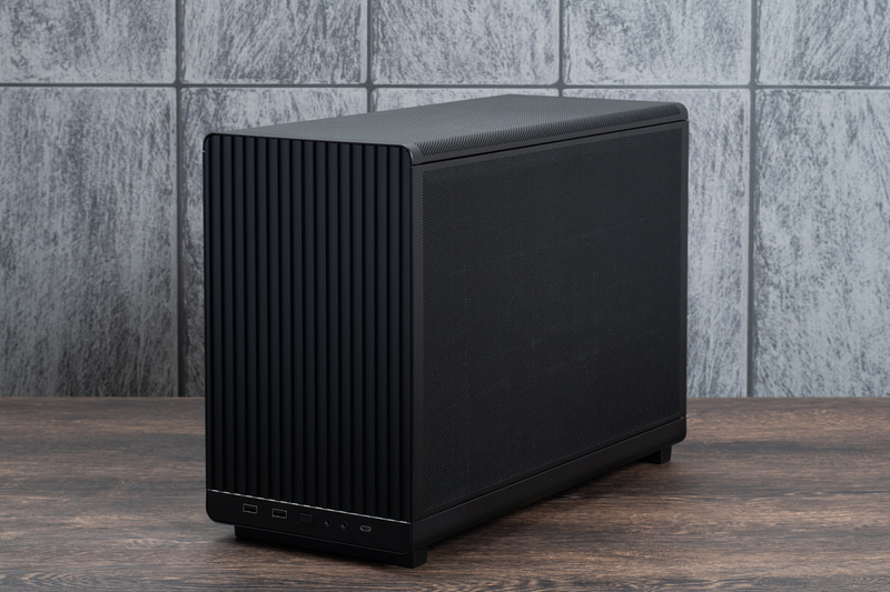 エルザ ジャパンの小型ワークステーション「<a href="https://www.elsa-jp.co.jp/products/detail/veluga-d-a30-g6-sff/" class="n" target="_blank">ELSA VELUGA-D A30 G6 SFF</a>」