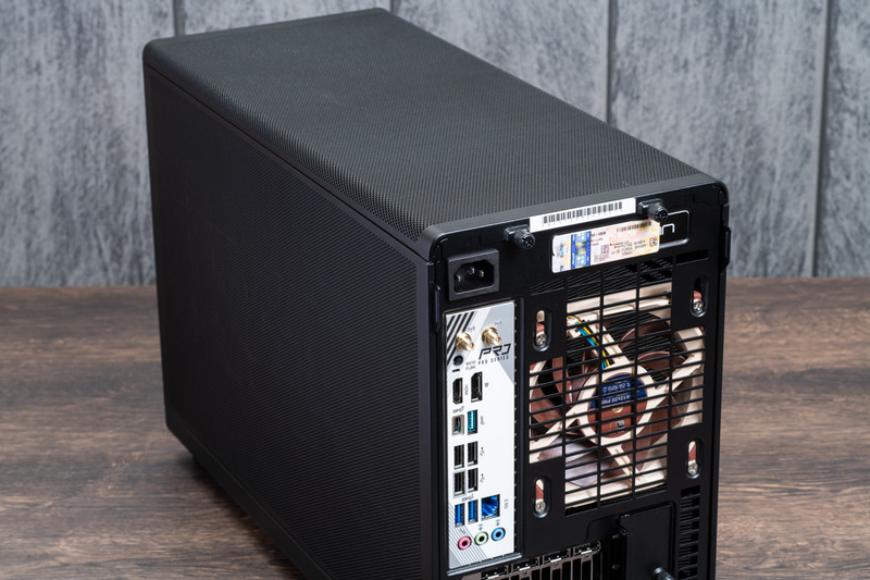 正面以外の5面すべてがパンチングメッシュ