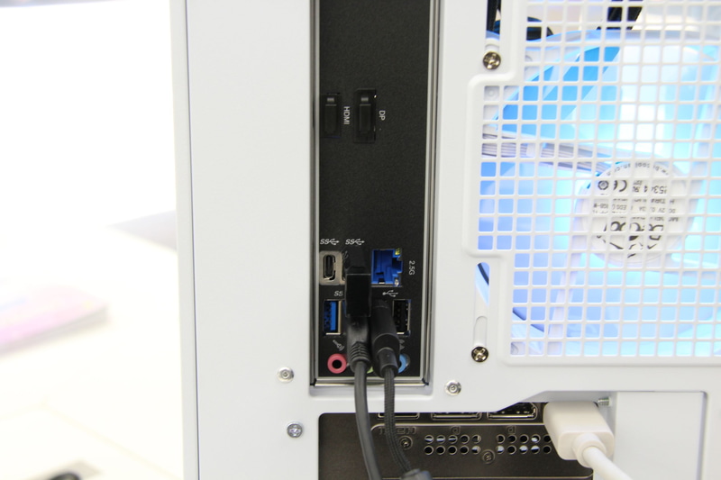 展示機の背面インターフェイス