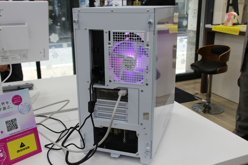 展示機の背面インターフェイス