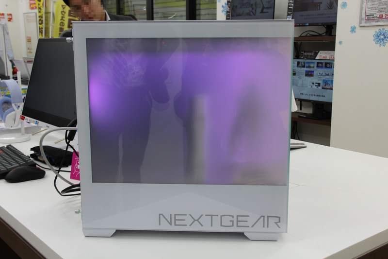 光を抑えて集中したいゲームプレイ時などにも有効