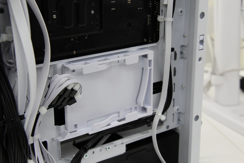 シャドウベイは下部と背面に