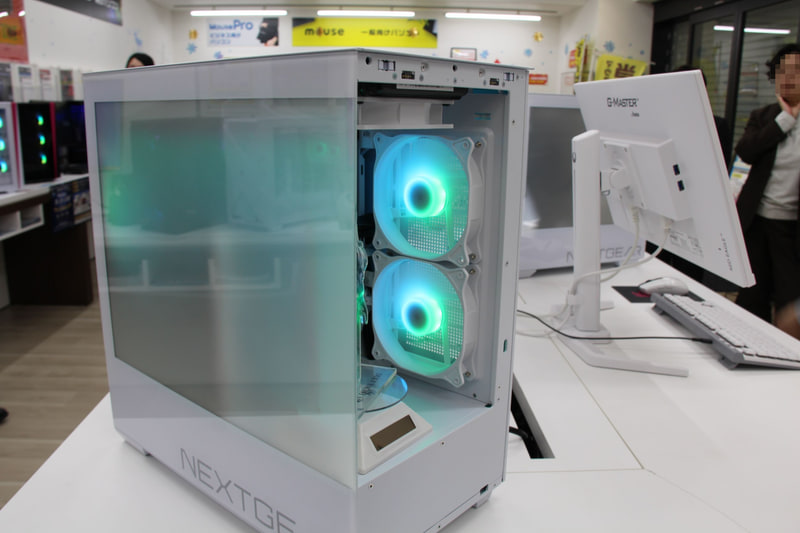 前面ガラスパネルを取り外した状態