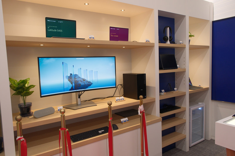 ウルトラワイドモニターなども展示されていた