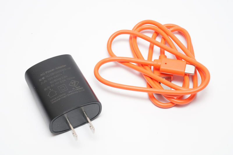 USB ACアダプタにはPSEマークがある。USBケーブルの長さは実測100cm