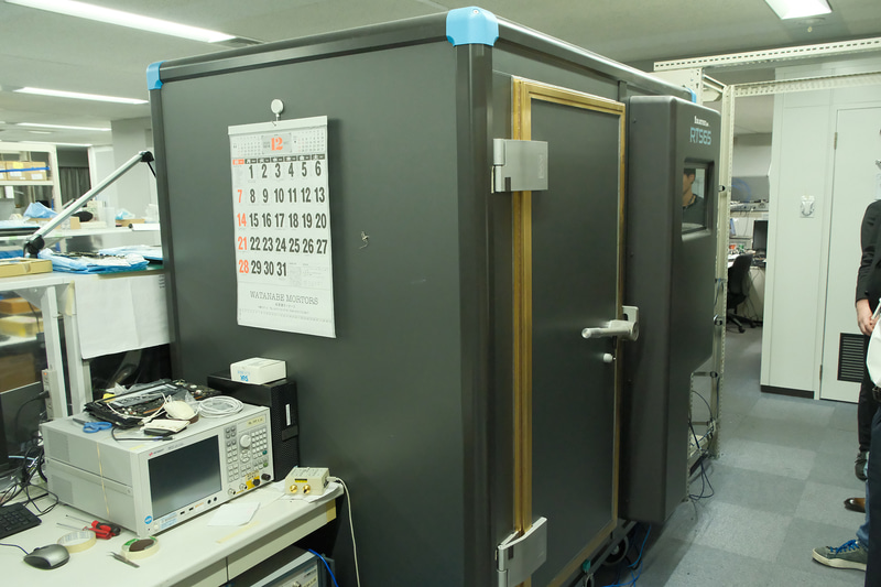 4Gや5Gなどの評価を行なうためのチャンバー