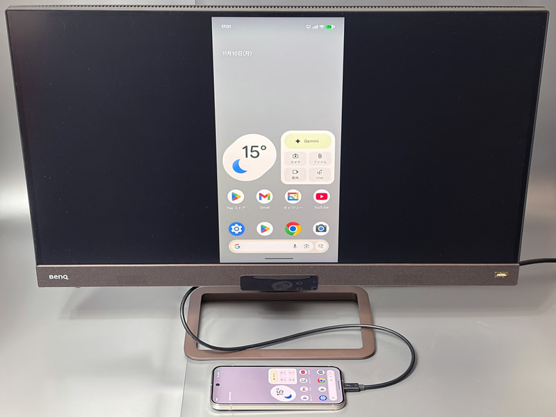 Pixelについてもケーブルを接続するだけで外部ディスプレイへと出力できる