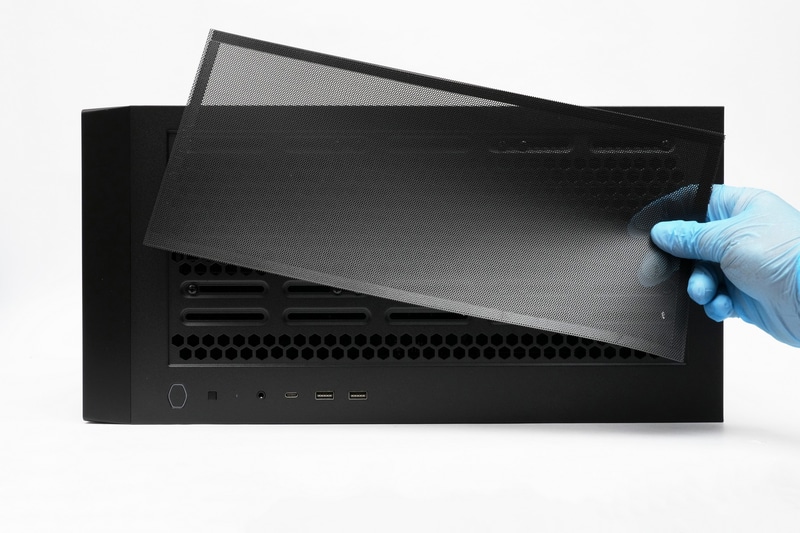 上面、底面のメッシュパネル、前面パネルは工具なしに簡単に取り外し可能。手軽にたまったチリやホコリを除去し、新品同様のエアフローを確保できる