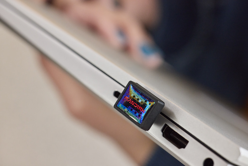 SANDISK Extreme Fit USB-C フラッシュドライブ