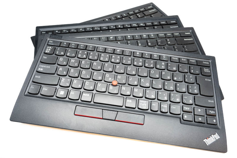 歴代使ってきたThinkPadキーボードの一部。処分したものなど含めると10枚は使っているはず