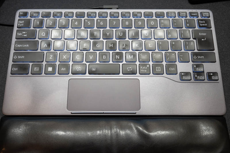 愛用中だけあって、キートップのテカリなども目立つくらいに使い込んでいる