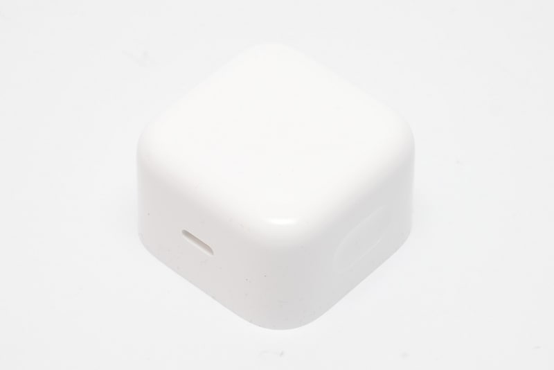 最大60Wの出力に対応している「40Wダイナミック電源アダプタ」。iPhone 17なら約20分で50%まで充電可能