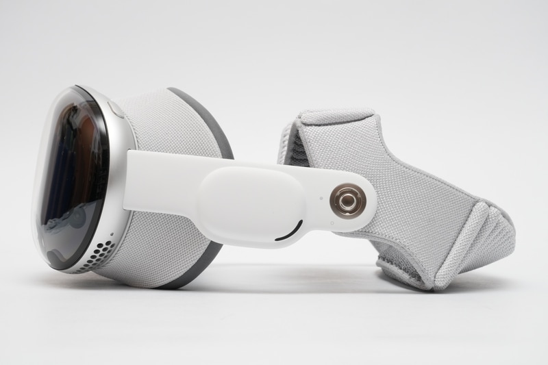 左側面には電源コネクタ