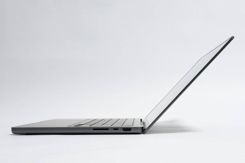 ディスプレイは最大実測130度まで展開