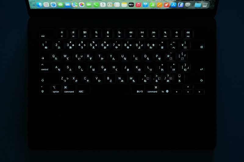 キーボードバックライトは白色