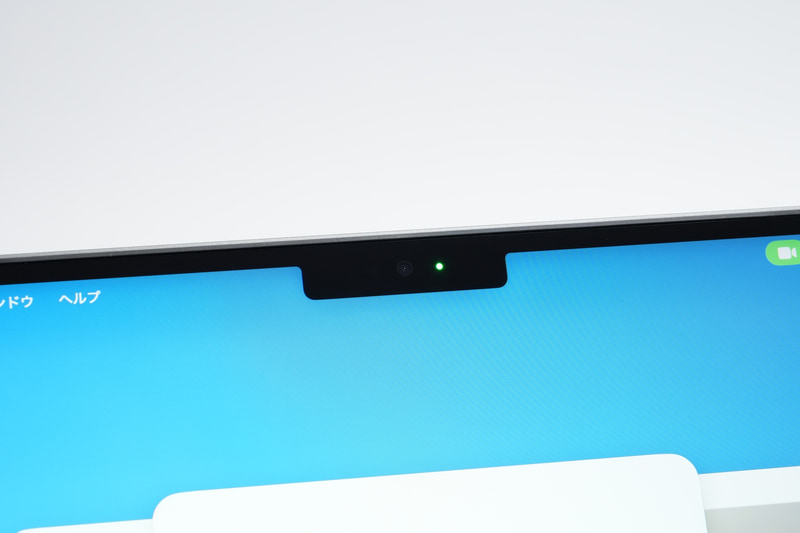 12MPセンターフレームカメラの画質はよいが、個人的にはノッチ(切り欠き)が非常に気になる