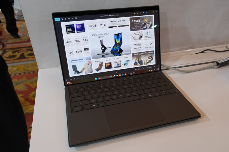 引き続きさまざまな形に変形して使える