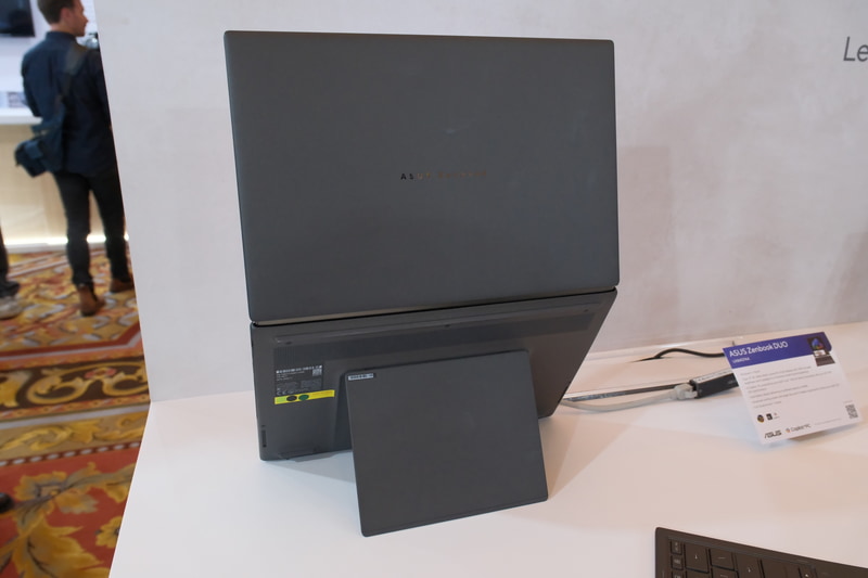 スタンド部分もすっきりしたデザインに