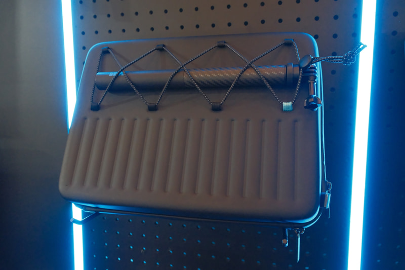 一脚なども持ち運べるキャリングケース