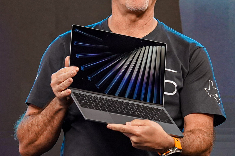 Dellがチラ見せした新XPS 13、XPS 14/16と同じように6列目のキーボードは通常の物理キーになっている。またタッチパッドもシームレスデザインではなくなっていることが見てとれる