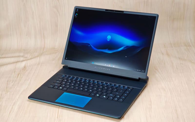Alienware 16 Area-51のOLEDモデル