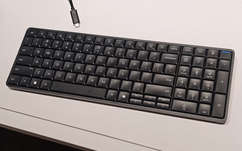 HP EliteBoard G1a、見た目はキーボードだがRyzenやメモリ、SSDなどのPCとして必要なコンポーネントを内蔵している