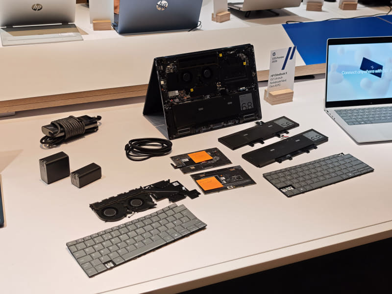 クラムシェル型の分解したところ