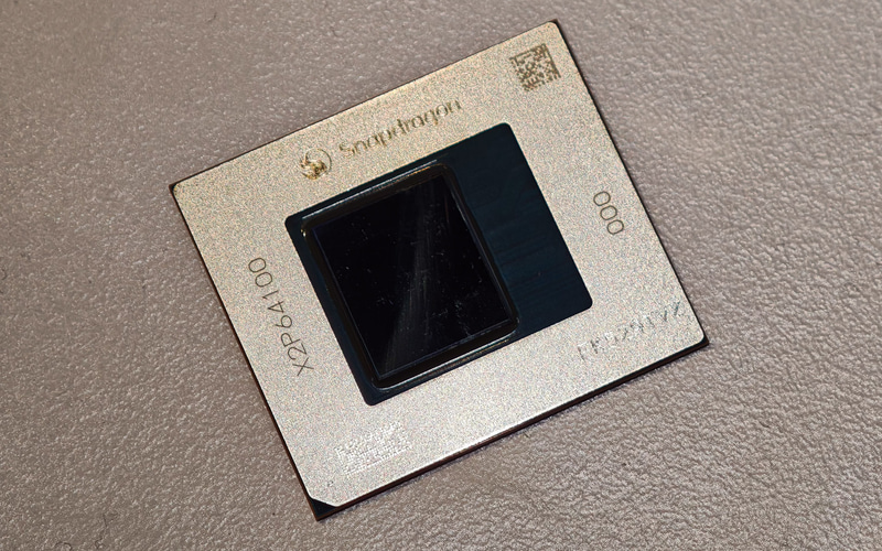 Qualcommが発表した「Snapdragon X2 Plus」。X2P-64-100と、X2P-42-100の2つのSKUが投入される