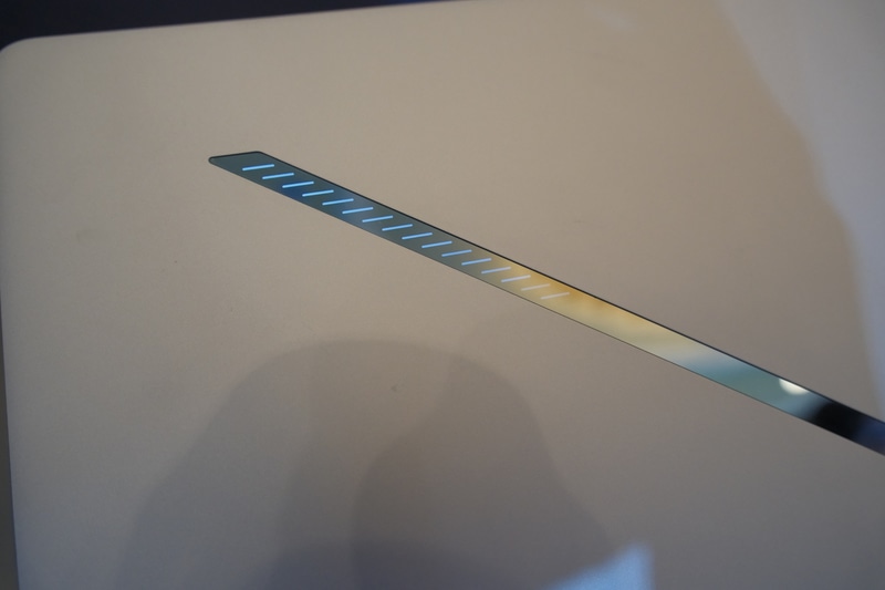 天板にはイルミネーションのSlash Lighting。点滅エリアが従来の7ゾーンから35ゾーンに強化された