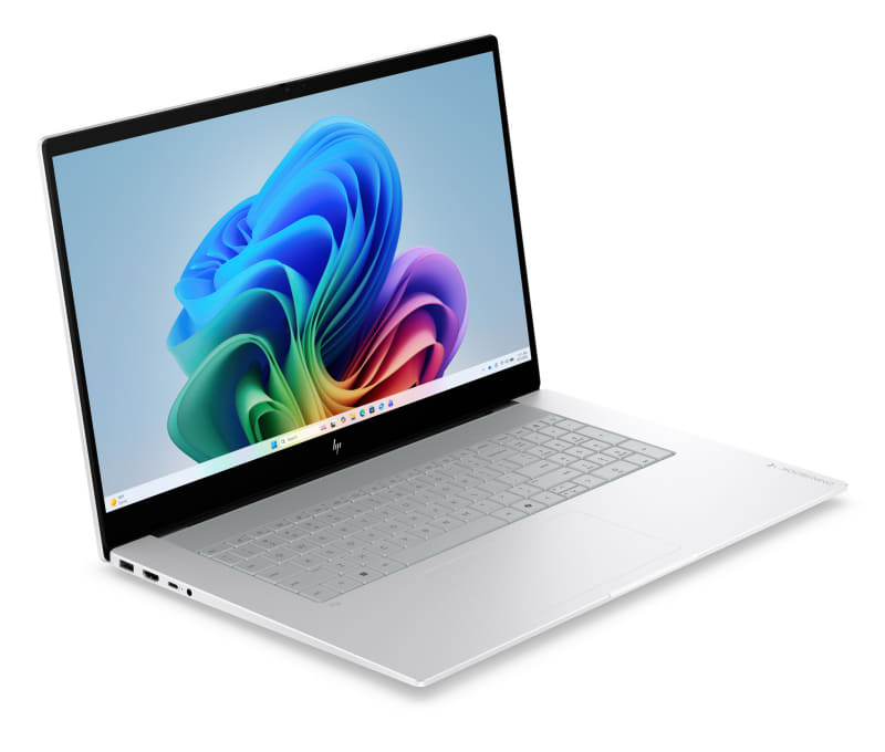 HP OmniBook X 17(写真提供: HP)