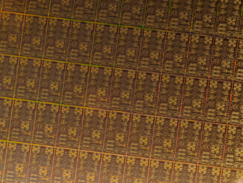 Intel 18Aのウェハ上に構成されているCore Ultraシリーズ3のコンピュートタイル