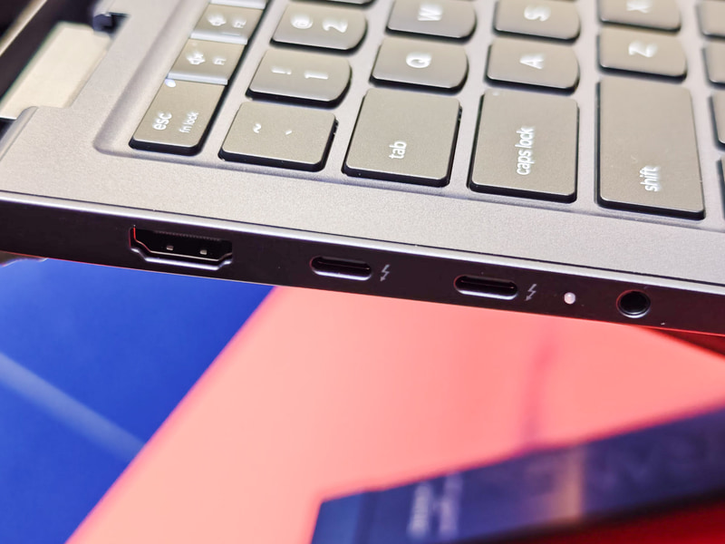 左側ポートには従来と同じようにThunderbolt 4が2つ用意されている