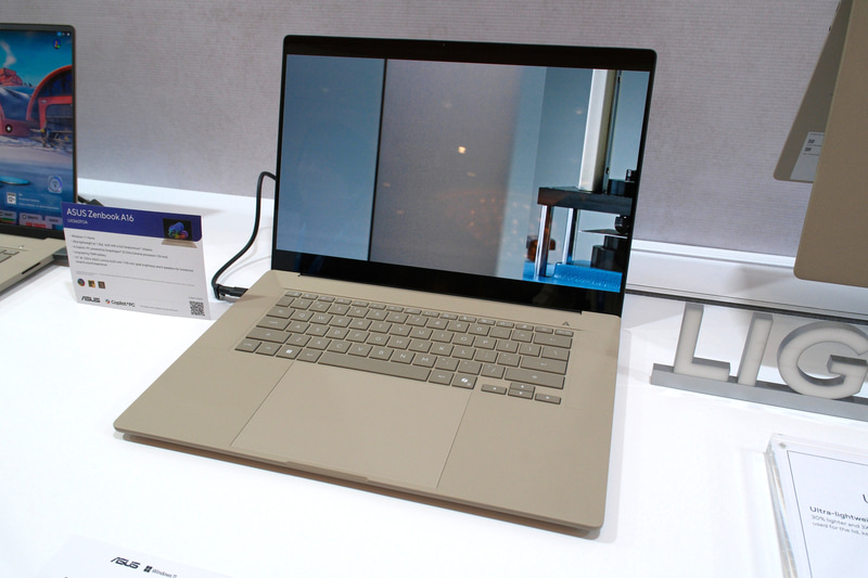 Zenbook A16