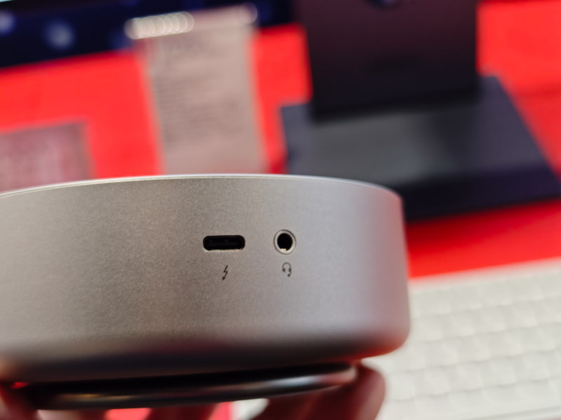 側面のポート類