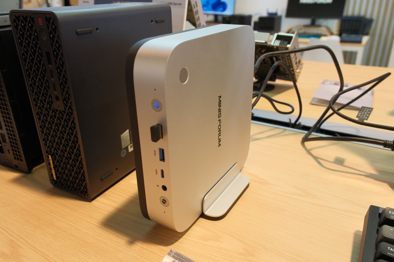 M2 Pro。展示機はCore Ultra X9 388H搭載