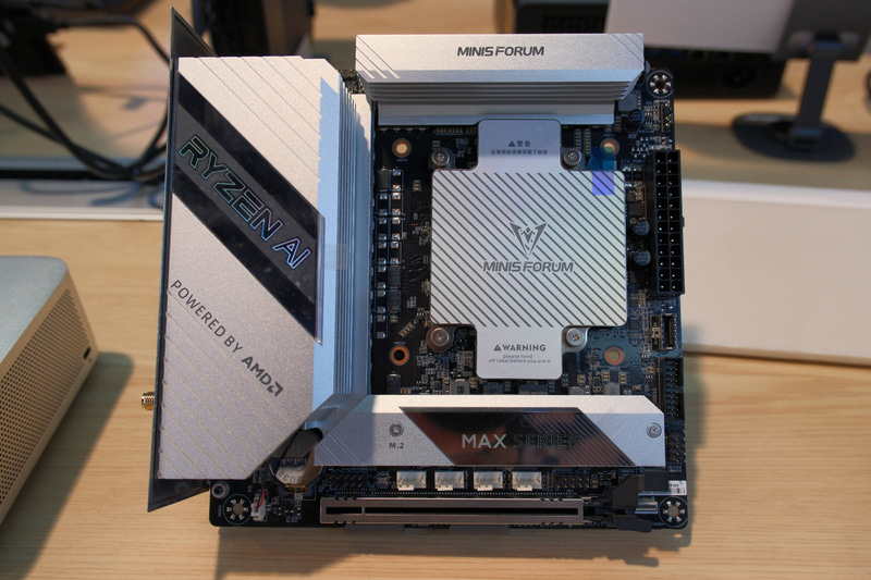 BD395i MAX。Ryzen AI Max+ 395搭載のMini-ITXマザーボード