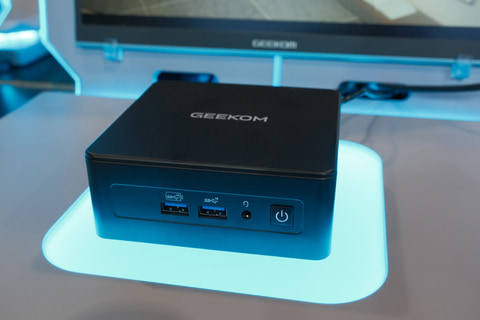 GEEKOM、Ryzen AI 400のミニPCやCore Ultraシリーズ3のノートを展示中