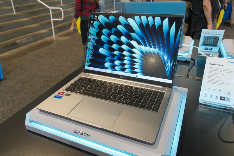 GeekBook M16(Ryzen 7 H255/7735搭載)