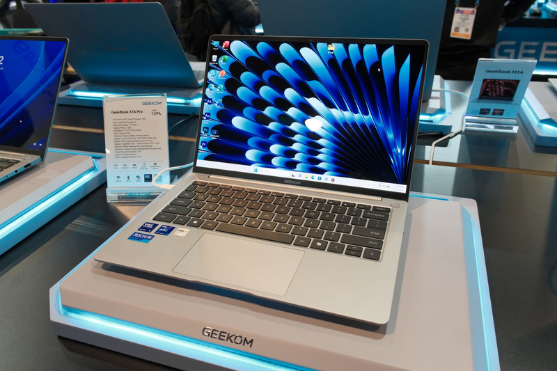 GeekBook X14 Pro(Core Ultraシリーズ1搭載)