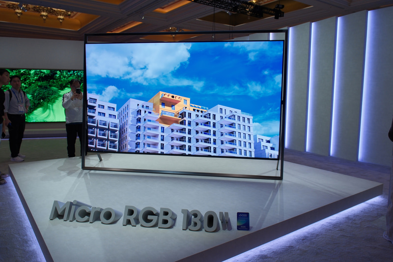 Micro RGBを使った130型TV