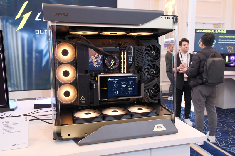 GeForce RTX 5090 32G LIGHTNING Zを使ったPC