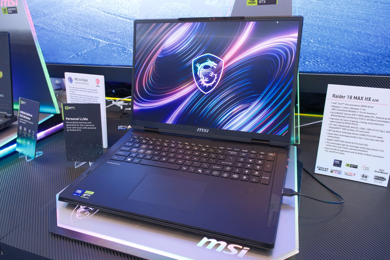 Raider 18 MAX HX A2W(Core Ultraシリーズ2搭載)