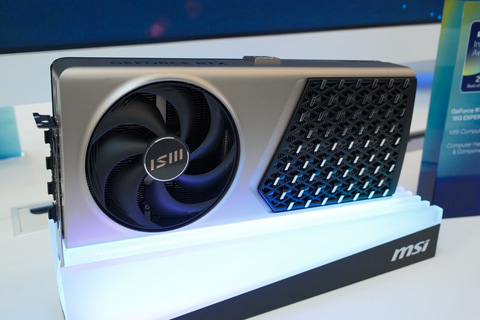 MSI、消費電力1,000Wの「GeForce RTX 5090 32G LIGHTNING Z」 - PC Watch