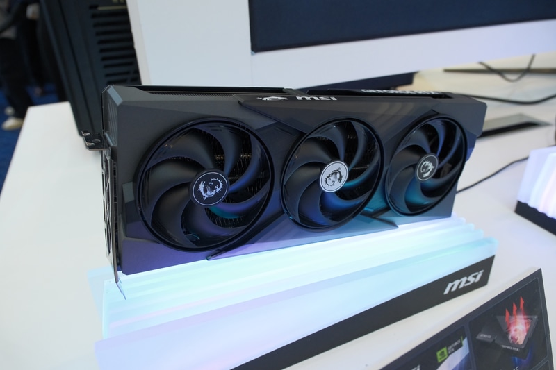 GeForce RTX 5080 16G GAMING TRIO OC