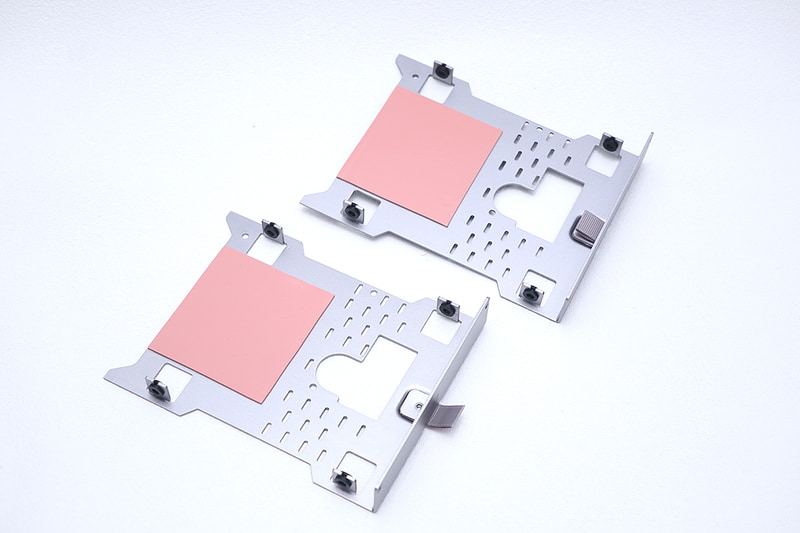 金属製のドライブトレー